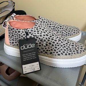 Hey Dude Women size 9, never worn